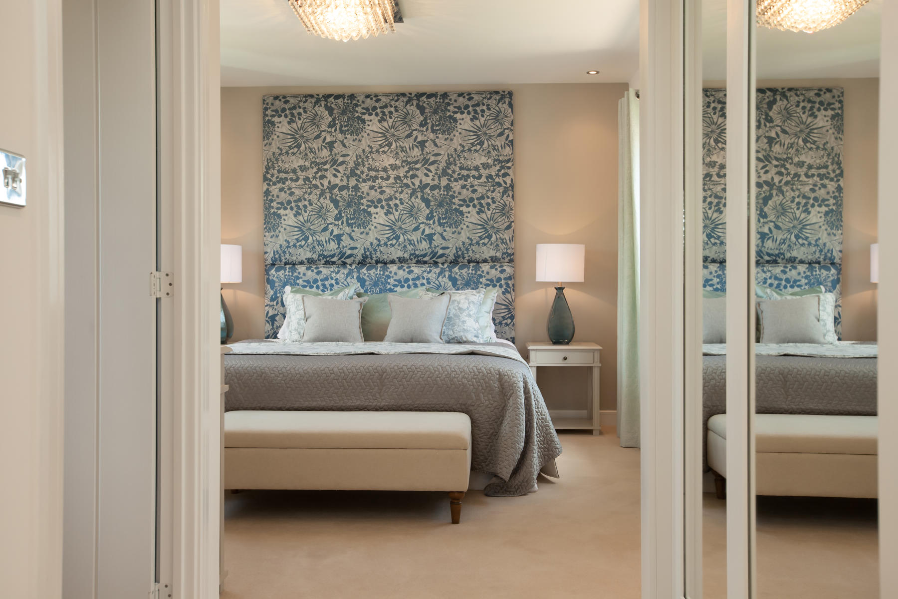 Bedroom 1 1_1800x1200