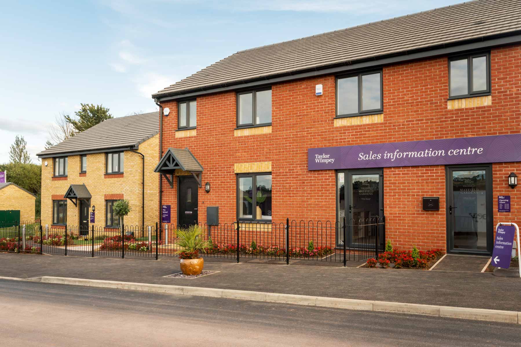 Taylor Wimpey - Mayfield Gardens - Byford external 2
