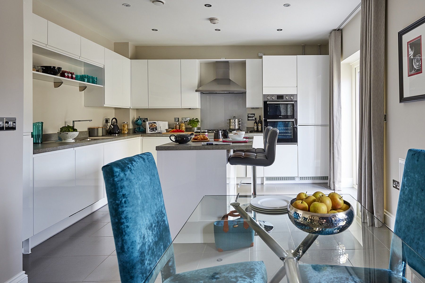 TW Exeter - Sherford - Redwood Show home kitchen
