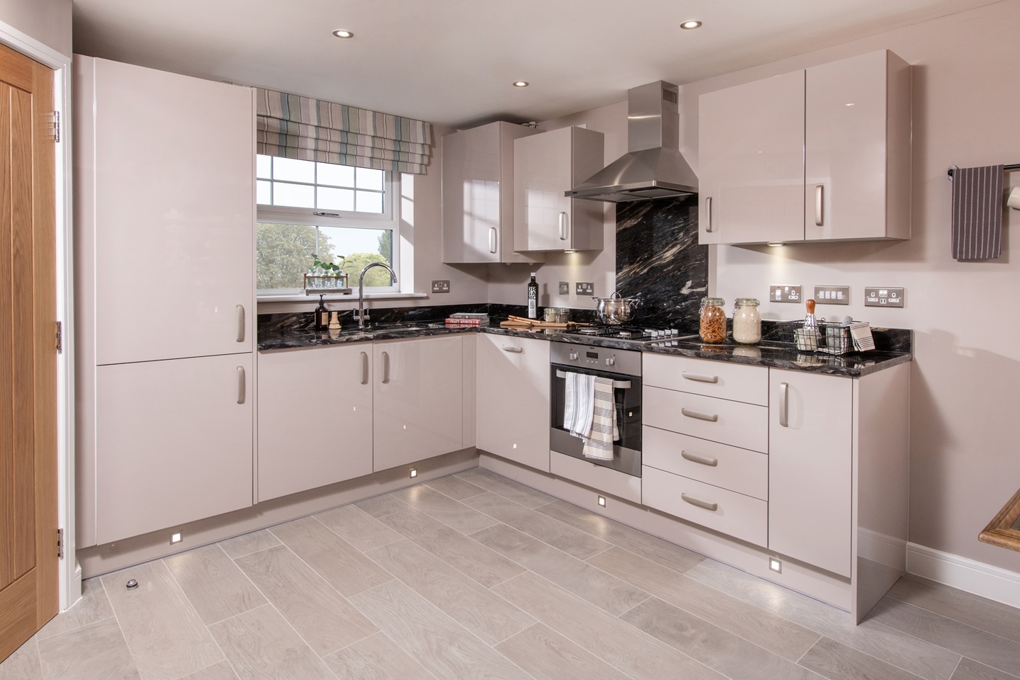 TWM_HeathfieldFarm_AltonG_Internal 004 kitchen