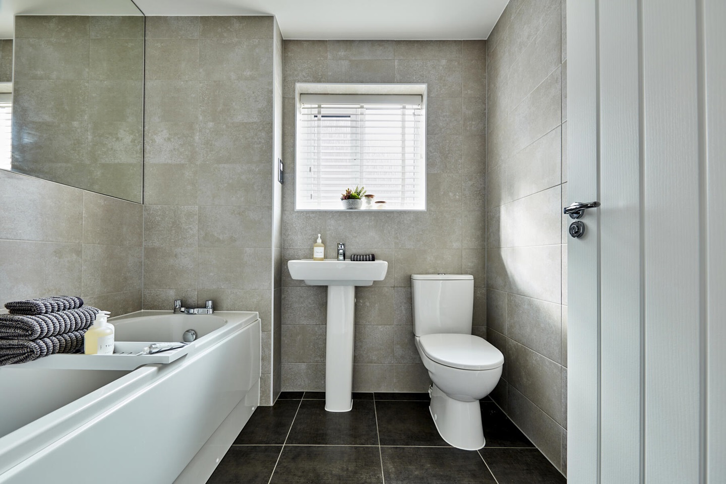 TW SW Gwel yr YnysSullyNA46RansfordBathroom1800x1200