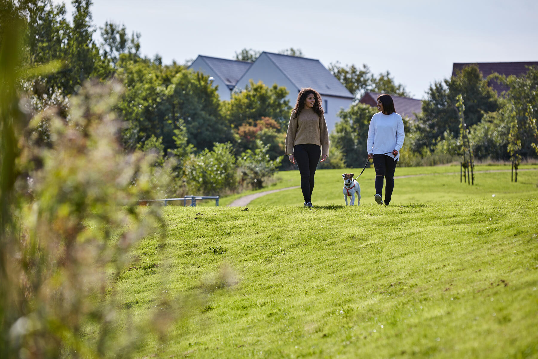 TaylorWimpey_HO_Outside_Space_Lifestyle1800x1200