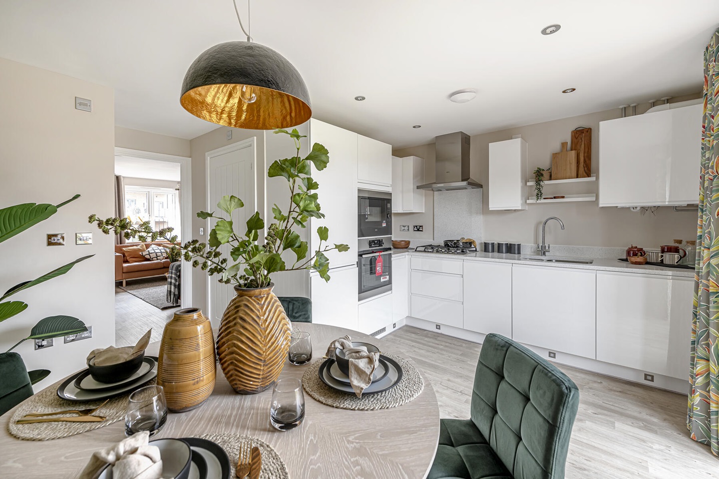 Scholars_chase_Braxton_Kitchen_dining1 _1800x1200